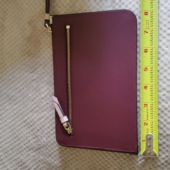 ♠️KATE SPADE♠️ leather zip wristlet - Picture 8 of 11